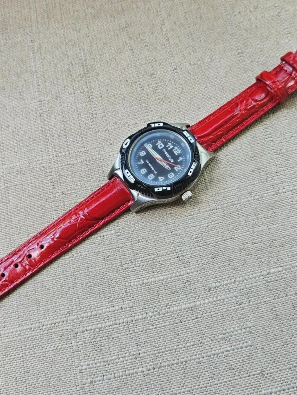 Freestyle Wristwatch Quartz Analog Red Leather Strap Unisex Wrist Watch